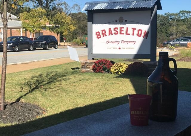 Happy Mother's Day to all our mama's out there! Let us pamper you today with lunch or dinner.
Our Mother's Day Specials: 💐 Bacon &amp; Cheddar Quiche - $10 💐 Tomato, Onion, Spinach, &amp; Feta Quiche - $10
Quiches are served with a side of toast. 