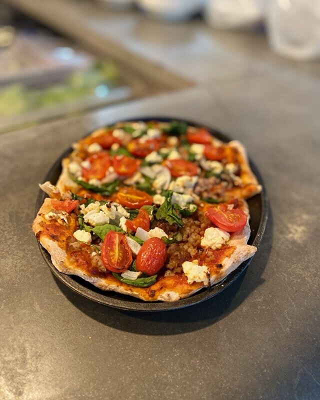 You all loved it so much last week, we brought it back this week! 🎉
Spinach &amp; Feta Flatbread 🍽️ Crispy flatbread topped with ground sausage, roasted tomatoes, fresh spinach, and feta cheese. 
Don't miss this limited time menu item. Check out t